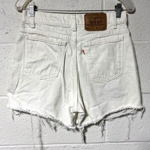 Vintage Levis 550 Womens White Jean Shorts Orange Tab Raw Hem Cutoff 30 READ